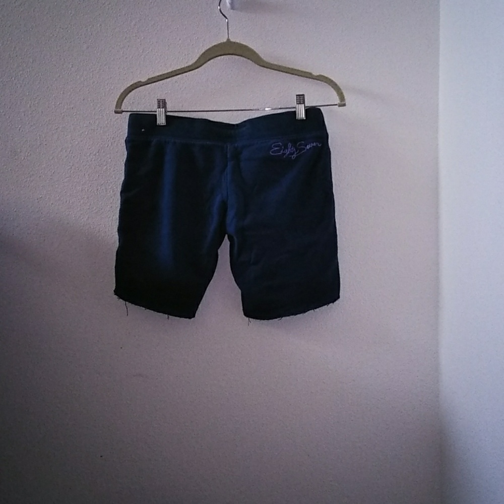 Shorts - Picture 3 of 3